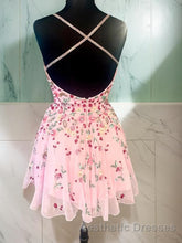 A-line/Princess Straps Short/Mini Lace Homecoming Dresses with Appliques Lace